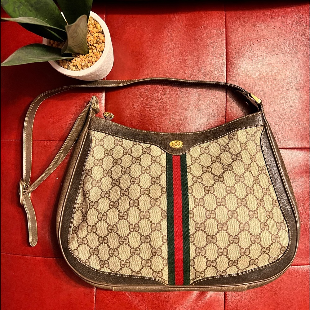 💯 Authentic Preloved Gucci GG shoulder bag